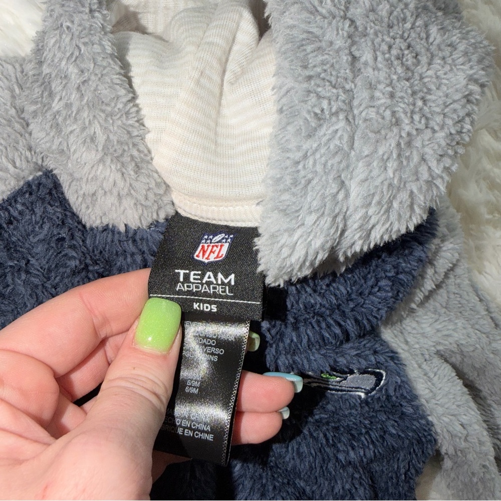 NFL Kids Navy and Gray Fleece Seahawks Footie Hooded Onesie 6-9 Months - Picture 6 of 8